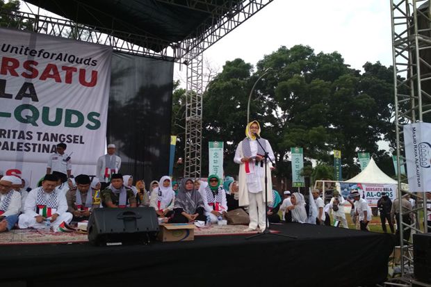 Di Hadapan Ribuan Warga,...