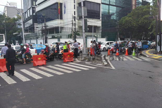 Polisi dan Dishub DKI...