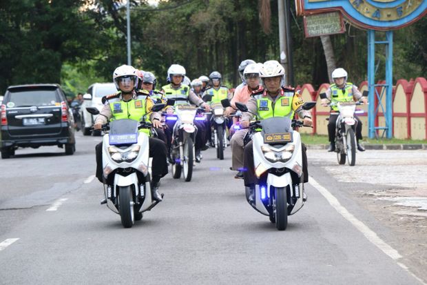 Makin Padat, Polisi...