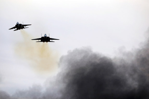 Jet Israel Bombardir...