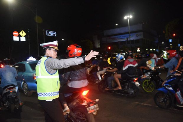 Jelang Malam Tahun Baru,...