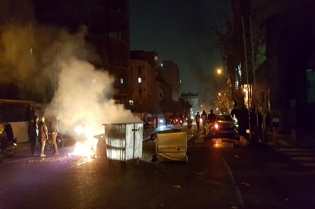 Iran Rusuh, WNI Diimbau...