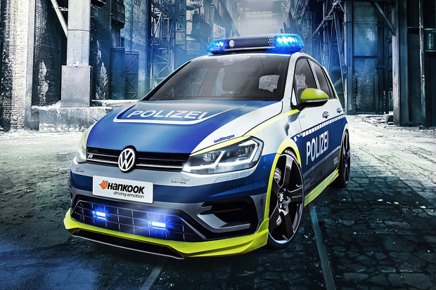 Polisi Jerman Gunakan...