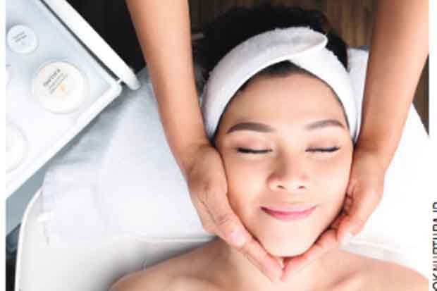 Kulit Cerah dengan Perawatan...
