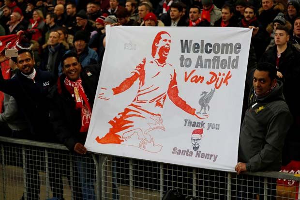 Menanti Debut Van Dijk...