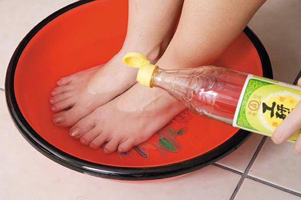 Rendam Kaki dengan Larutan...