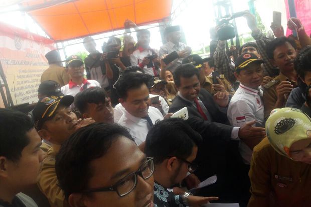 Bela Kepala Desa, Yusril...
