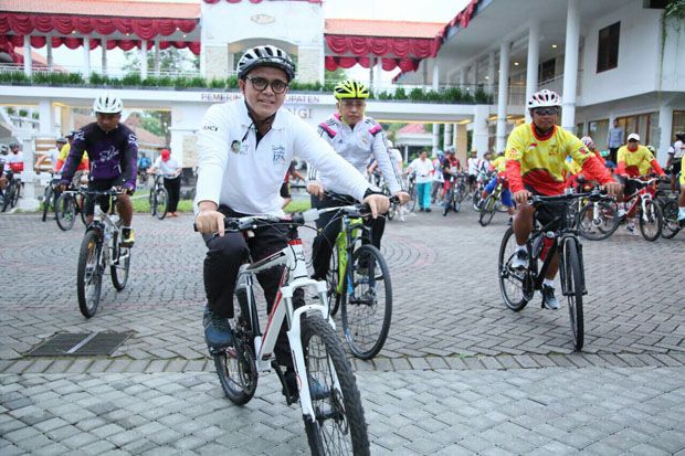 Azwar Anas Kembalikan...