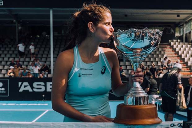 Bungkam Wozniacki, Goerges...