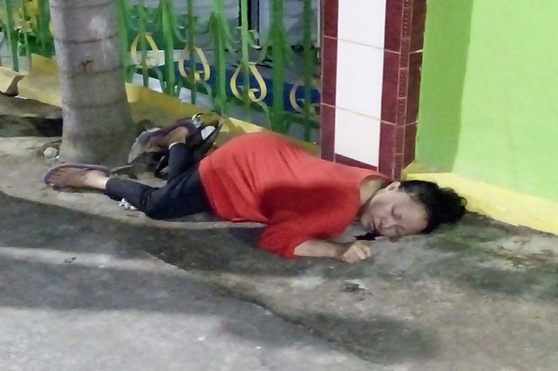 Warga Geger, Wanita...