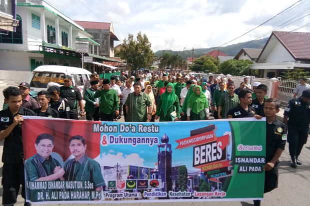 Warga Sidimpuan Berbondong-Bondong...