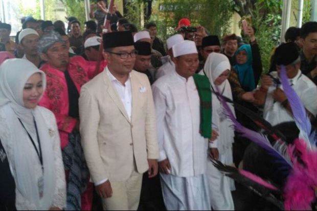 Berjalan Kaki, Pasangan...