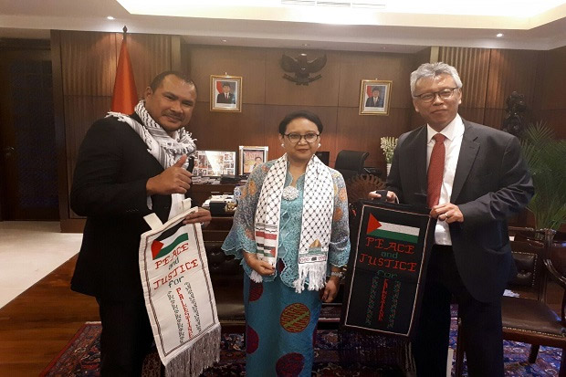Menlu: Indonesia Akan...