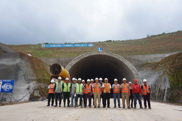 Terowongan Kembar Tol...