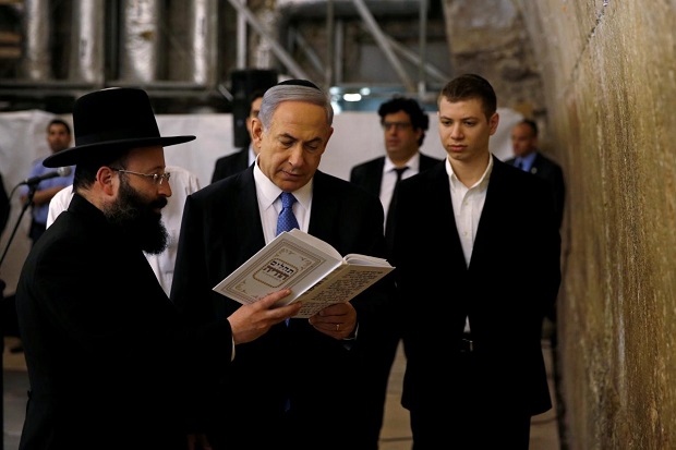 PM Israel Bela Putranya...