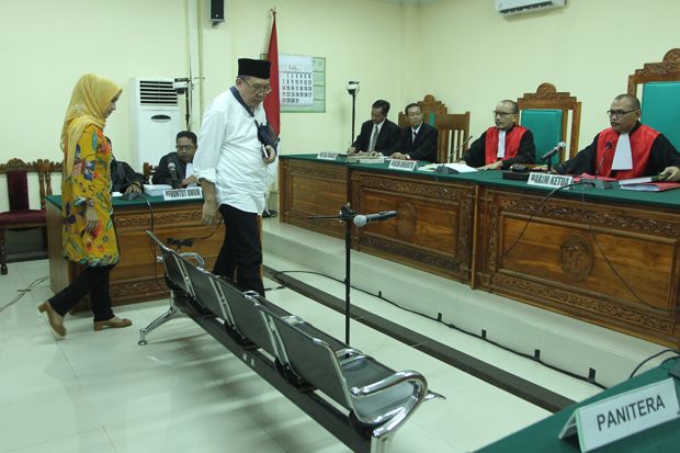 Ridwan Mukti dan Istri...