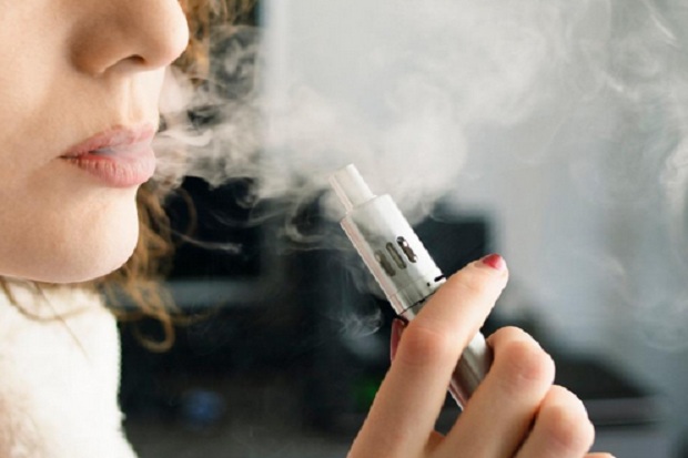 Vaping Mengandung Vitamin,...