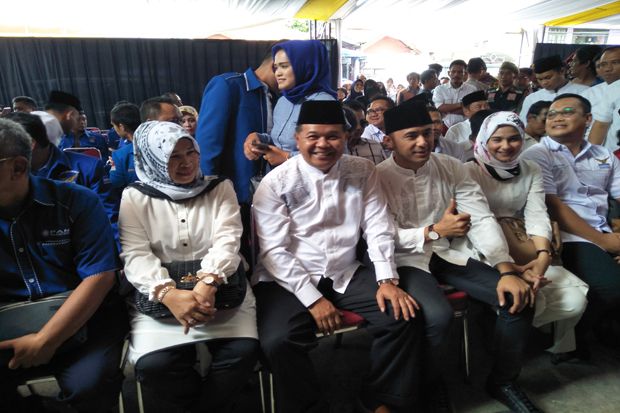 Daftar ke KPU, Artis...