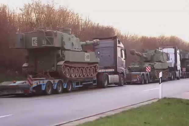 Ketika Konvoi Kendaran...