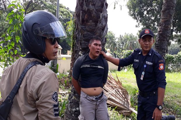 Dua Perampas Tas Nasabah...