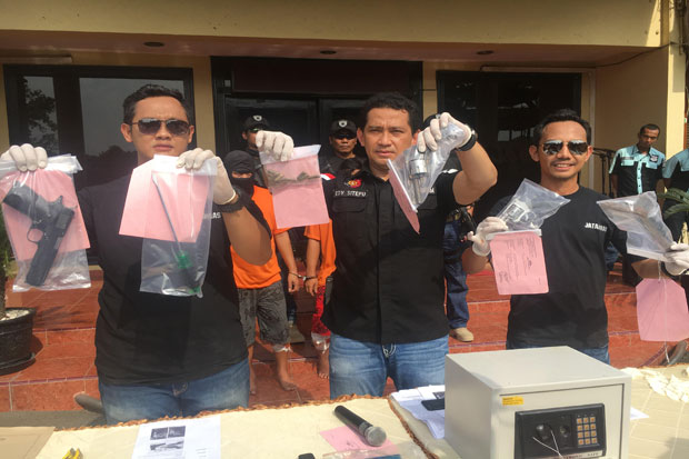 Perampok Bersenpi Spesialis...
