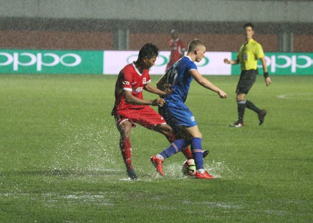 Takluk dari Islandia,...