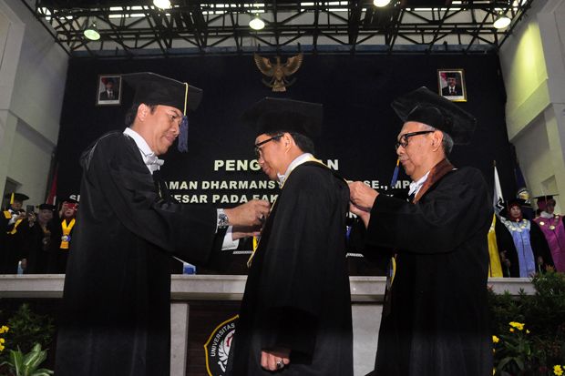 Muliaman Hadad Dikukuhkan...
