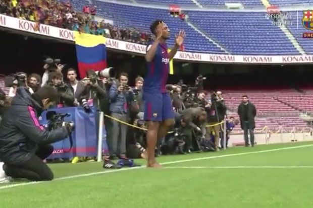 Injak Rumput Camp Nou...