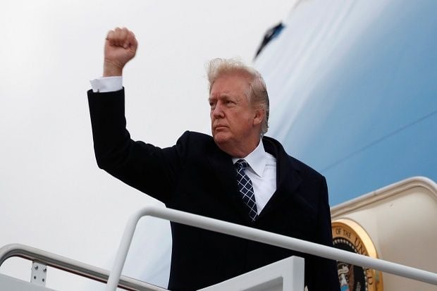 Trump Umpat Imigran...