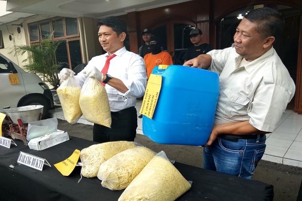 Produksi Mi Berformalin...