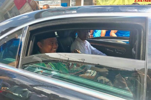 Satu Mobil dengan Jokowi,...