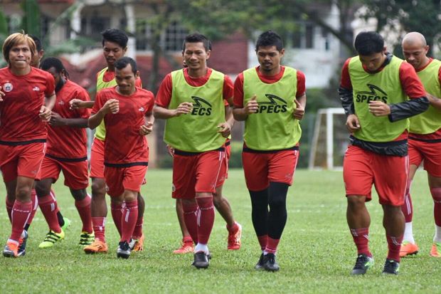 Persija Incar Gelar...