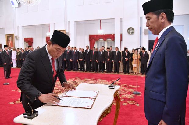 Kaya Pengalaman, Moeldoko...