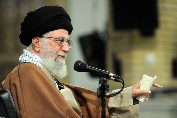 Khamenei Tuding Saudi...