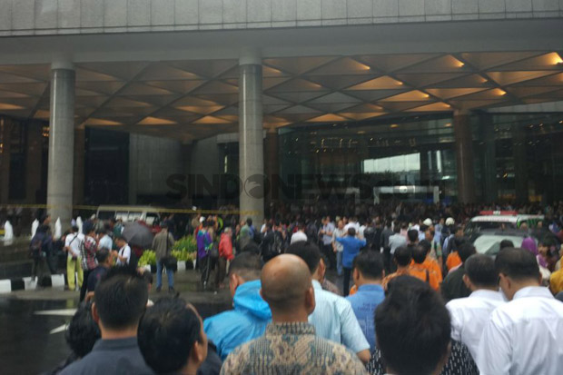 Polisi Serahkan Operasional...