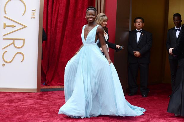 Lupita Nyongo Tonjolkan...