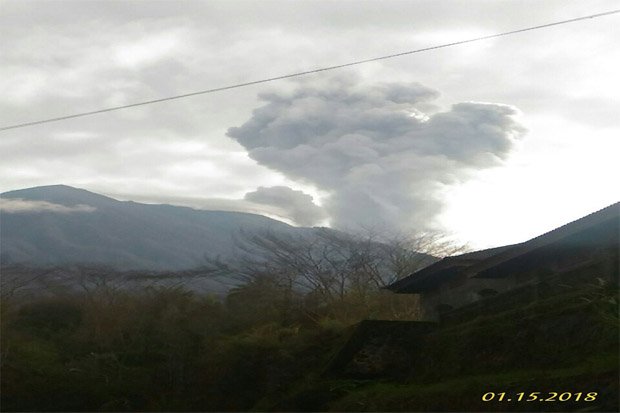 Kembali Erupsi, Gunung...
