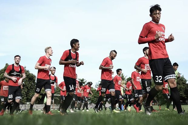 Bali United Bawa 18...