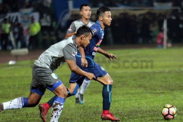 Dramatis, Persela Paksa...