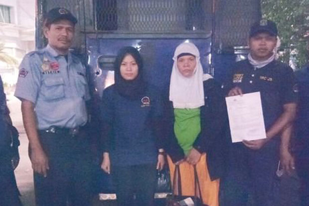 Kabur dari Rumah Majikan,...