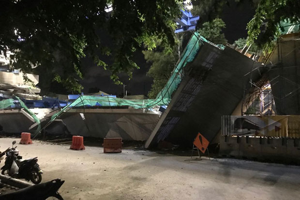 Konstruksi Beton Light...