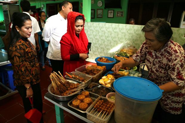 Lidah Puti Soekarno...