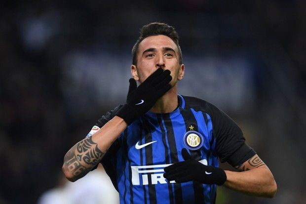 Matias Vecino Selamatkan...