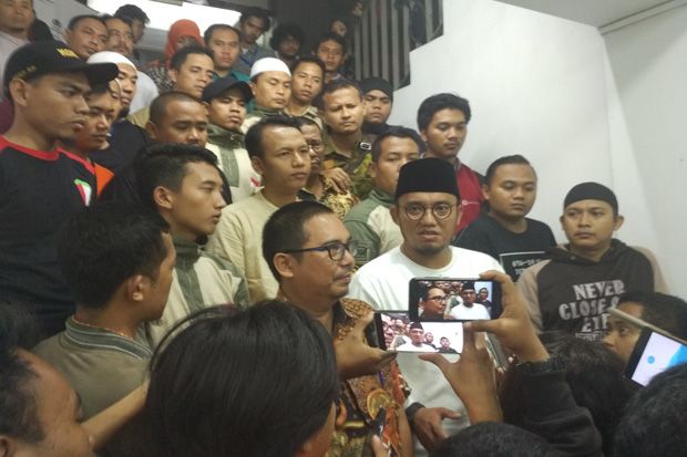 9 Jam, Polisi Periksa...