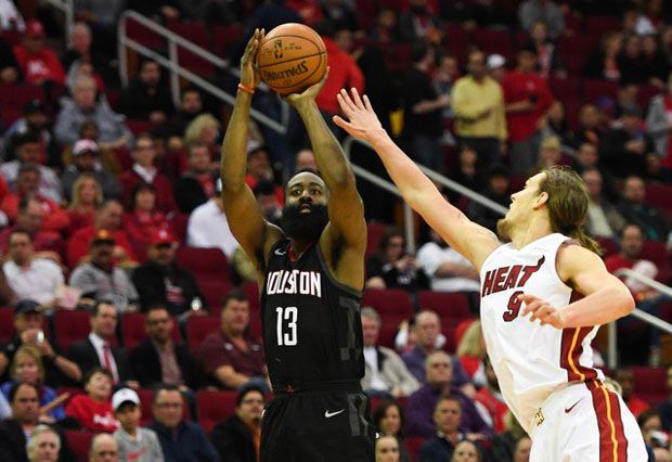 James Harden Jadi Bintang...