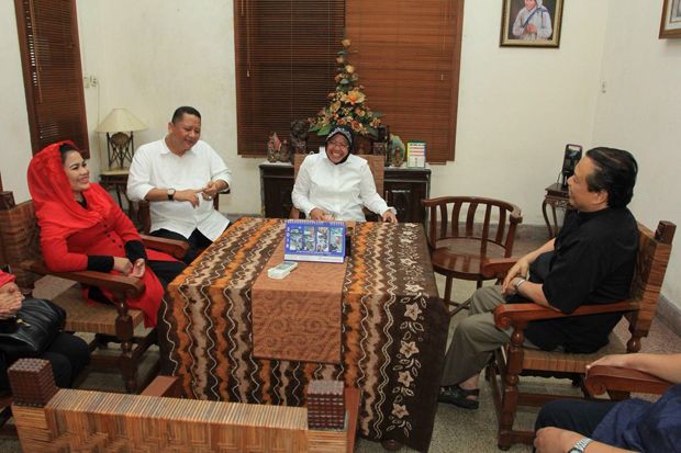 Kunjungi Uskup Surabaya,...