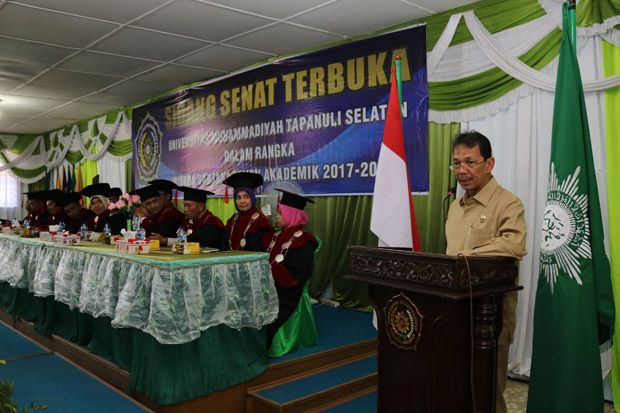 Wisudawan UMTS Harus...