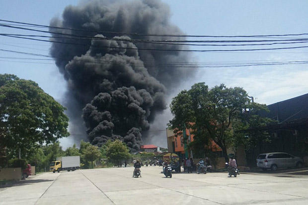 Pabrik Plastik di Tegal...