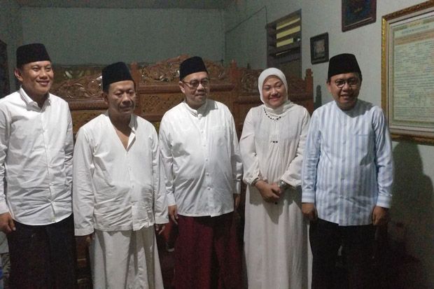 Mbah Munif Minta Pak...