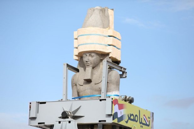 Patung Raja Firaun Ramses...